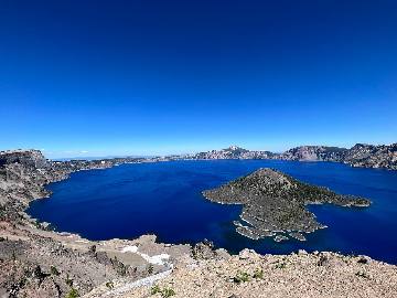 Wizard Island and the Crater Lake caldera