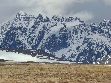 Telaquana Mountain above the tundra